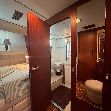 Botel Admiral 18s Sea Panther Yacht,malta Ta Xbiex
