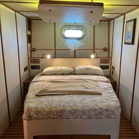 Admiral 18s Sea Panther Yacht,malta Botel
