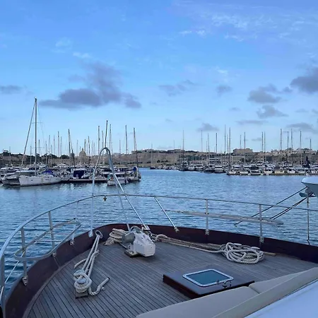 Botel Admiral 18s Sea Panther Yacht,malta Ta Xbiex